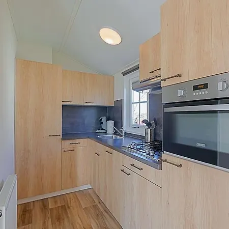 Luttikduin Nr 21 - Aan Zee