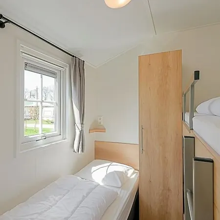 Luttikduin Nr 21 - Aan Zee *
