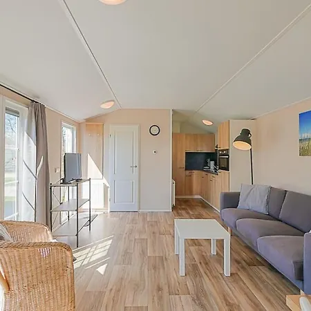 Luttikduin Nr 21 - Aan Zee